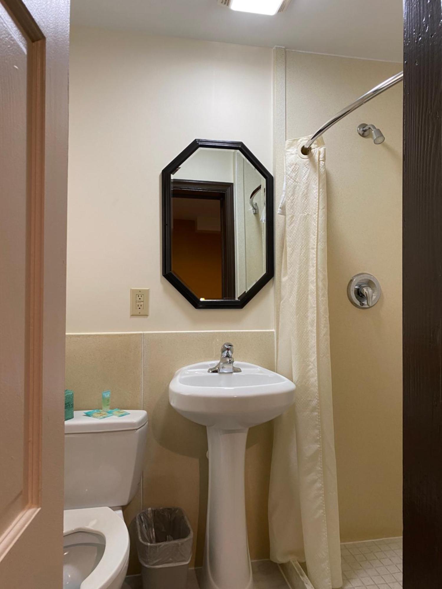 Budget Inn Солсбери Экстерьер фото